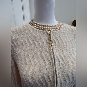 SOLD: Ivory St John Collection Marie Gray suit sz 10 Excellent beautiful, classy
